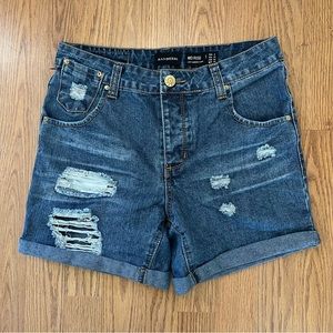 RANBEERI Woman’s Mid Rise Distressed Jean Shorts Juniors Size 7